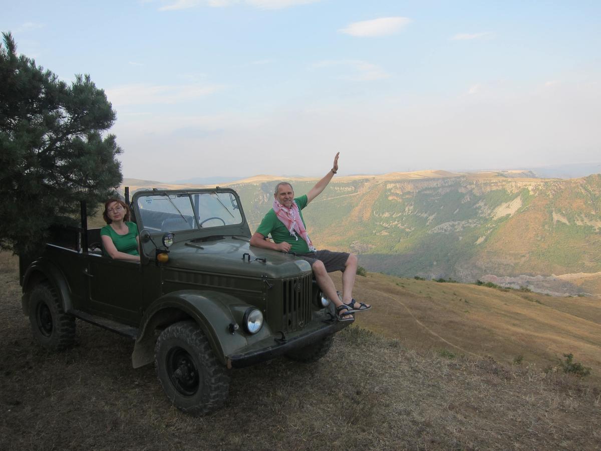 Saro B&B And Safari Tours Tat'ev Exterior photo