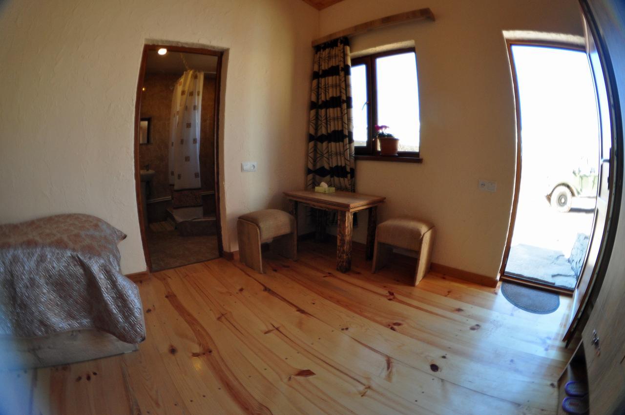 Saro B&B And Safari Tours Tat'ev Exterior photo