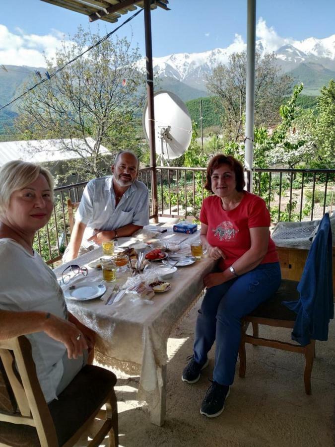 Saro B&B And Safari Tours Tat'ev Exterior photo